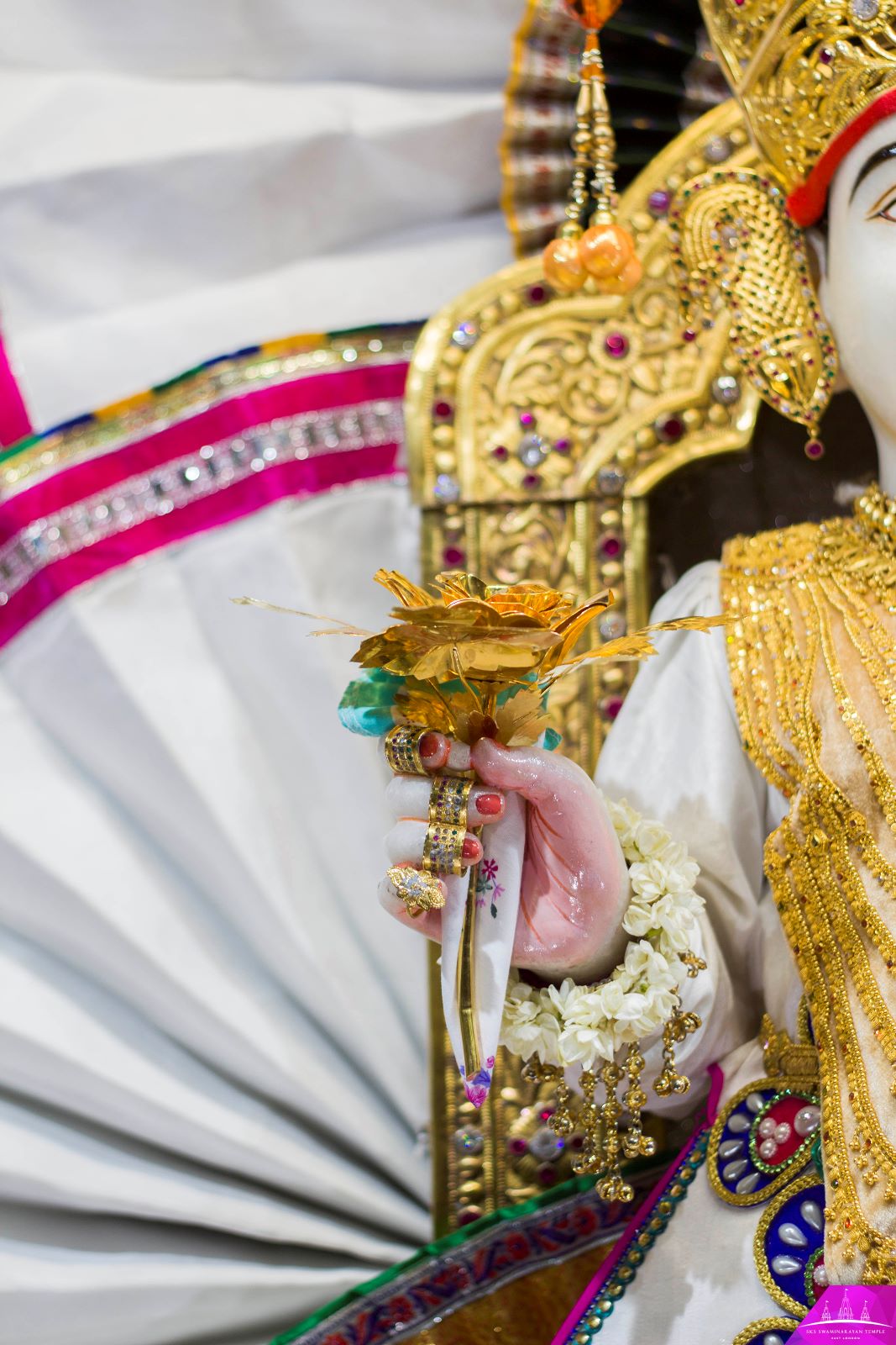 ©1987-2017 SKS Swaminarayan Temple East London